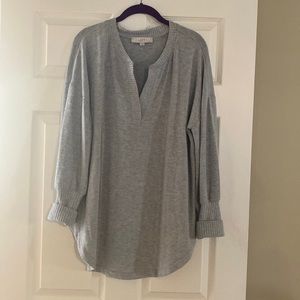 Off Gray Tunic V-Neck Sweater Size XL